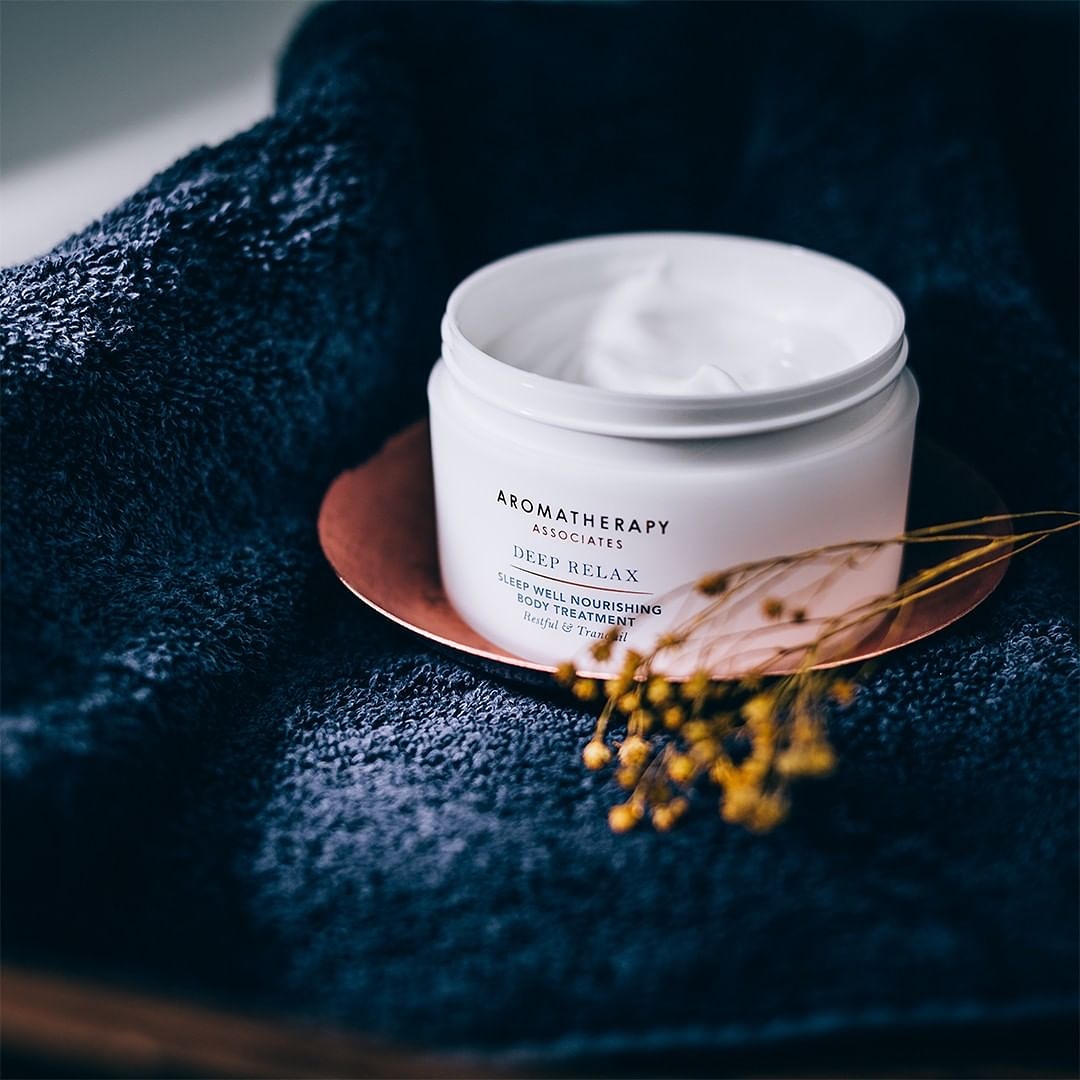 AromaAssocUSA's tweet photo. Dry hands and skin will love our Deep Relax Sleep Well Nourishing Body Treatment.

Unlock the benefits of our bestselling blend in this supercharged body butter that intensely hydrates and softens skin.

P.S it's in our Spring #sale lineup! https://t.co/V092DtzWF1 https://t.co/Q2aCCKE6Lu
