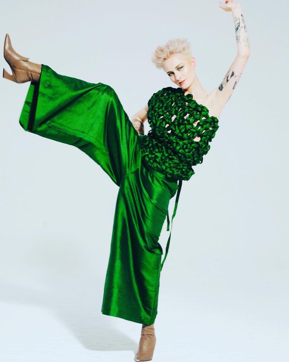 Feels ... Yoga 🤔... handwoven silk bubble gym gear 🦠🦠🦠