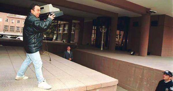 Dolar 1.20 TL iken Ecevit'e yazar kasa fırlatan bu arkadaşı gören var mı? Söyleyin ona; dolar 6.90 TL oldu..