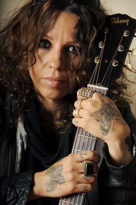 Linda Perry cumple 55 años hoy, el mismo día que cumples años Tú!!! Happy Birthday!!!    