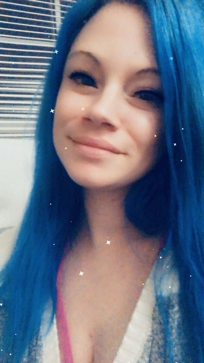 DemiAmorae's tweet photo. Blueeeeee https://t.co/q6NbvyT74V