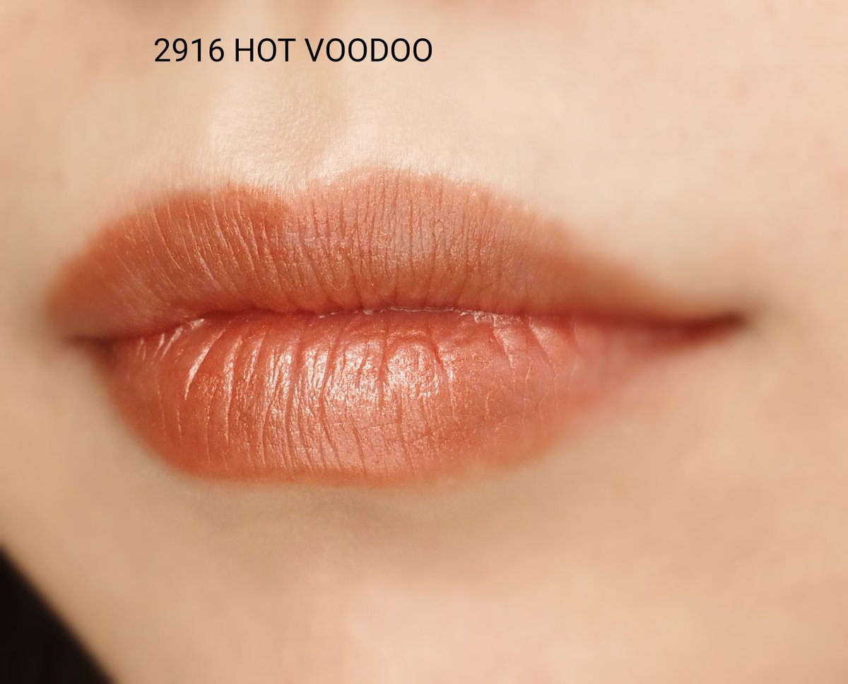 たま Twitterissa Nars 2916 Hot Voodoo コッパーベースにメタリック 柔らかさ を伴うメタリックだからサイバー感が出すぎず 全唇になっても大げさじゃない ブラウン オレンジ系のリップのハイライトにも Narsswatches T Co Aphse6bvsl
