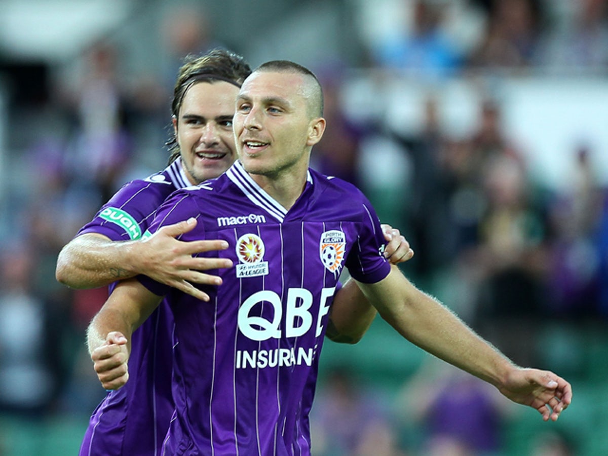 ON THIS DAY IN GLORY HISTORY-April 16

Shirt throwing dummy spits and <a href="/NeboMarinkovic/">Nebojsa Marinkovic</a> inspired goalfests on this day in Glory's sometimes decent history. 

#oneglory

Cont..