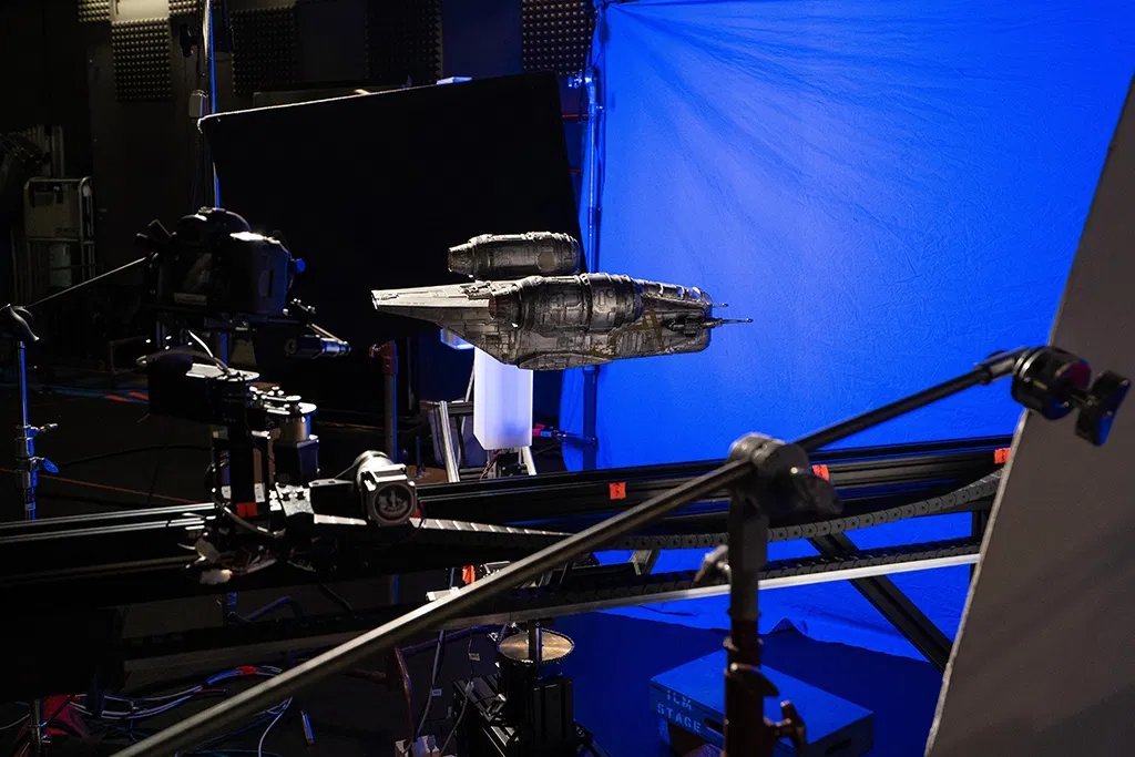 The Mandalorian (2019): The Razor Crest.ILM VFX Supervisor Richard Bluff: “The model was used for shots in deep space, moving around and above planet surfaces, and jumps into hyperspace”.