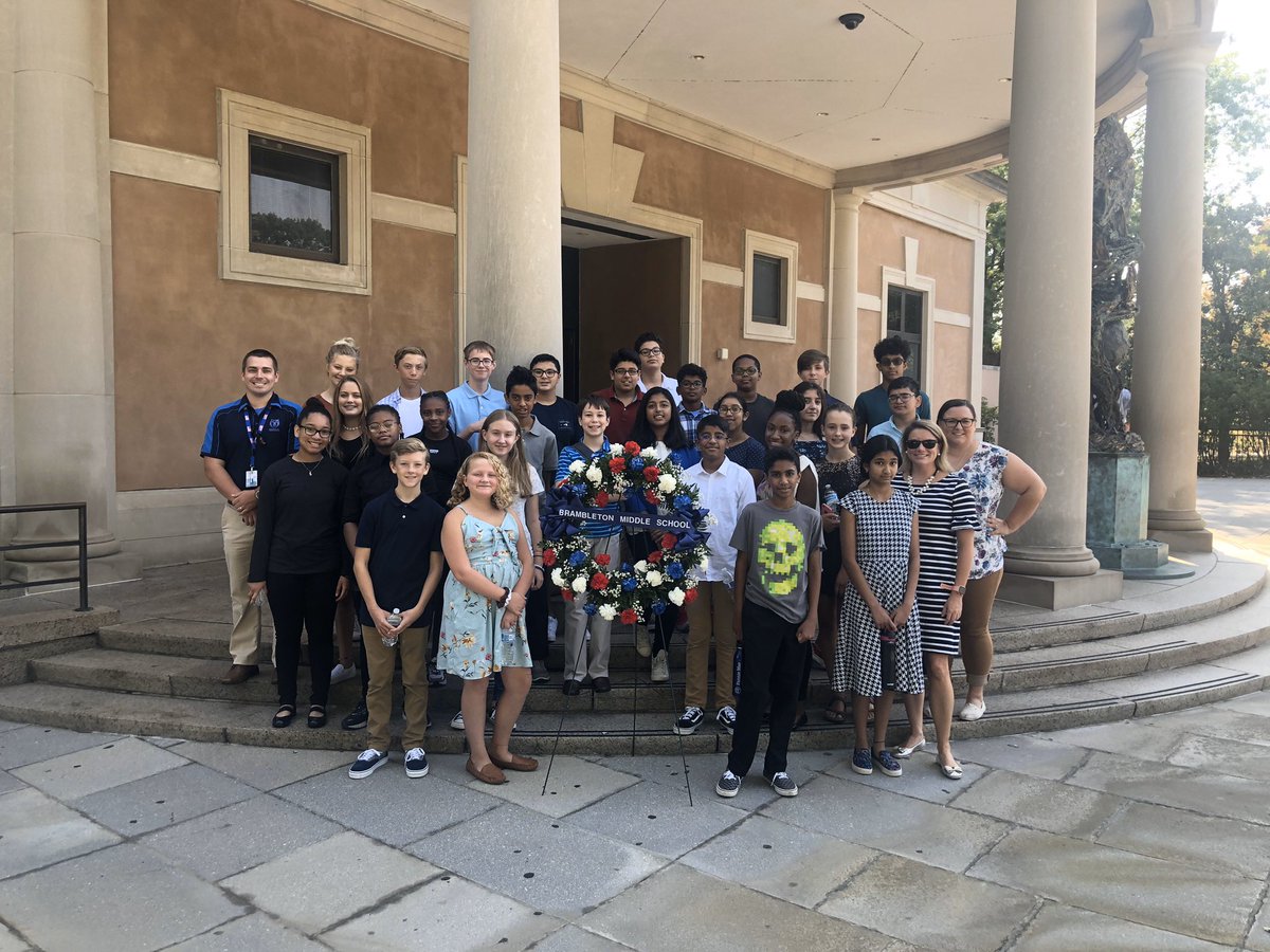 obloveshistory's tweet photo. Hey @rdawson2213 ! I wish @Twitter allowed more than 4 pics ! And, I need more then 4 words 😄 Here goes: motivators, leaders, service- oriented & the FUTURE ! I am missing them right now, bigtime! @BAM_MS_Official #bamconnected #bamyr3 https://t.co/XjGLmhLfrD