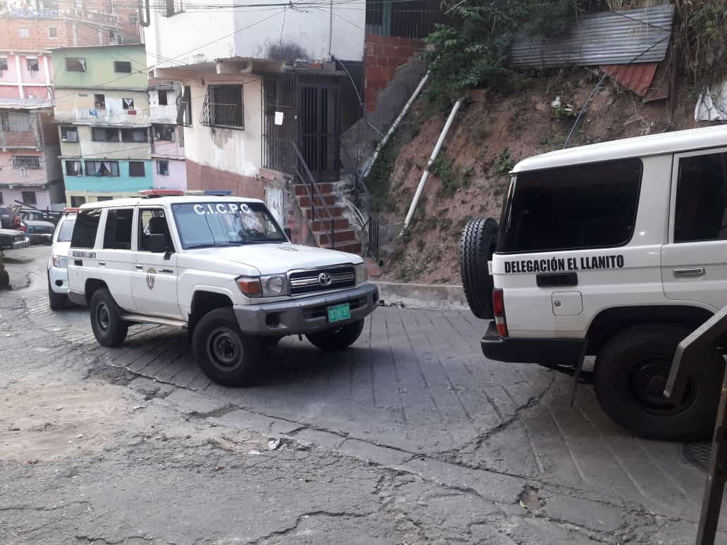 Nuestros funcionarios si están dando respuesta a la vil banda delictiva que acabó con la vida de nuestro funcionario. Cobardes que no salen a dar la cara #CicpcSeRespeta