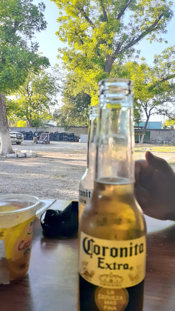 monicabandinc's tweet photo. #rancheando 😎 https://t.co/MkpBzZKWiF