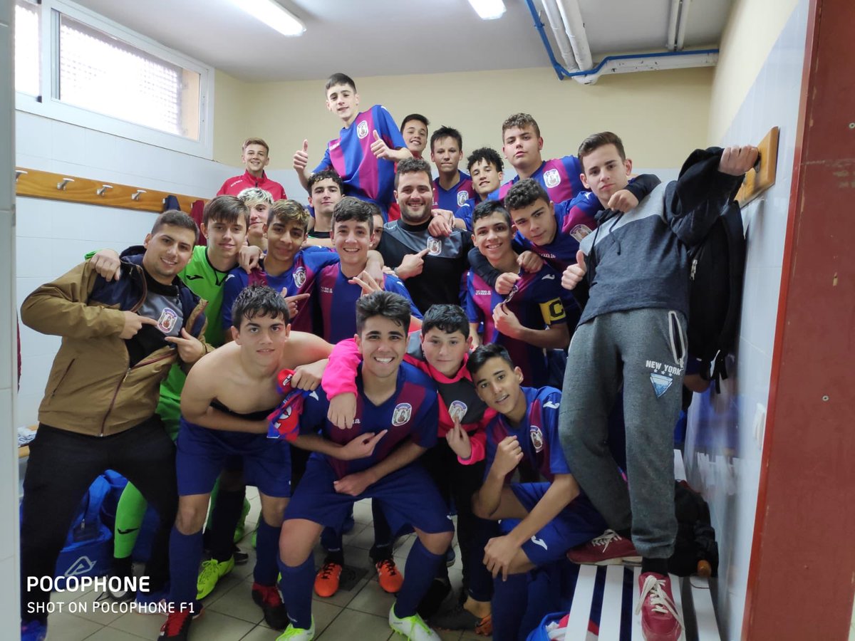 vistahermosa_cf's tweet photo. Esta serie es del entrenador del cadete @RenMiguel3 https://t.co/AdvI4qAYMH