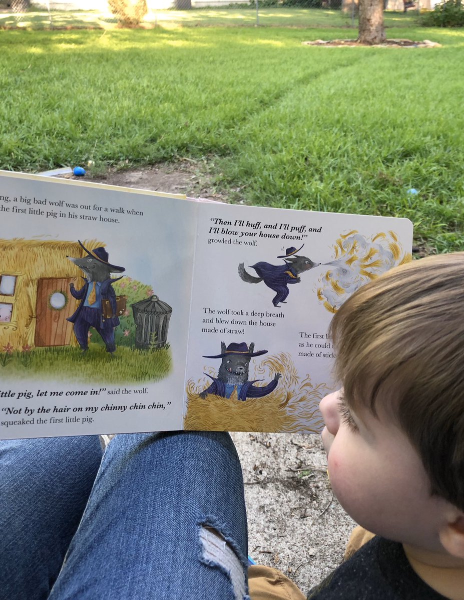 TeacherLTepe's tweet photo. In honor of librarian appreciation day our #unhomework challenge for today is to read outside! Thank you @bhair2 for this inspiration and so much more! Woodgate appreciates all you do! #itsGreat2BWoodgate #WeLovetoRead https://t.co/USy7liRFY9