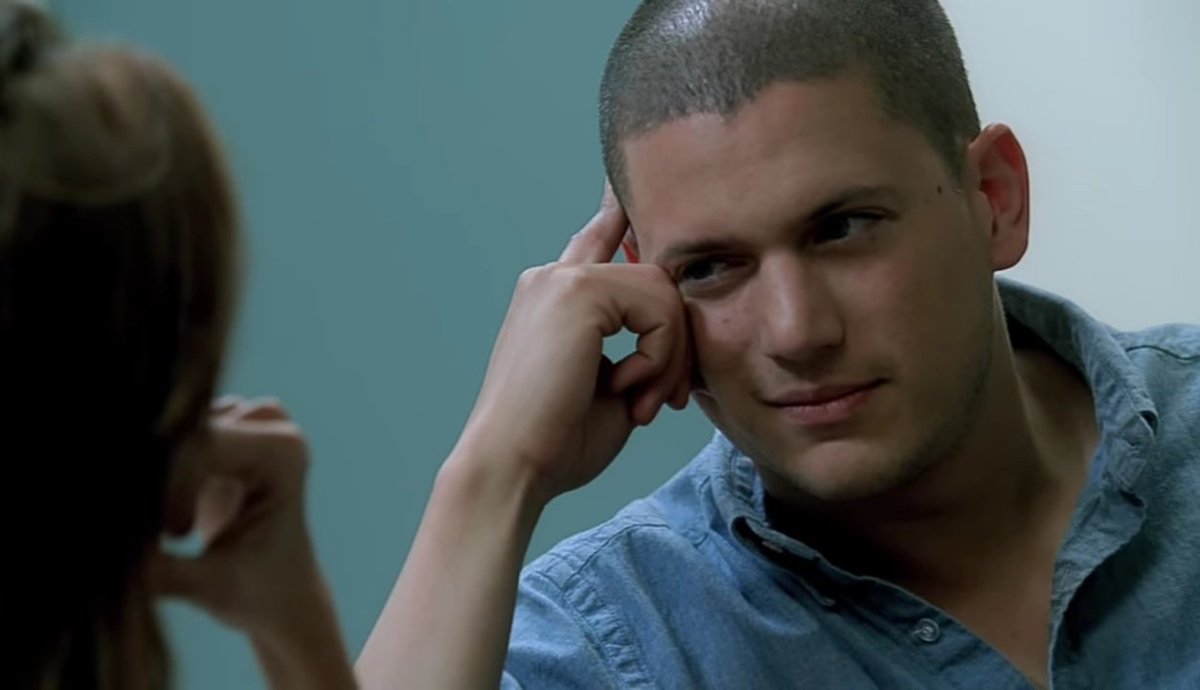  @wentworthmiller His intense Look into someone's eyes and Deep not so loud voice with that little Smirk 