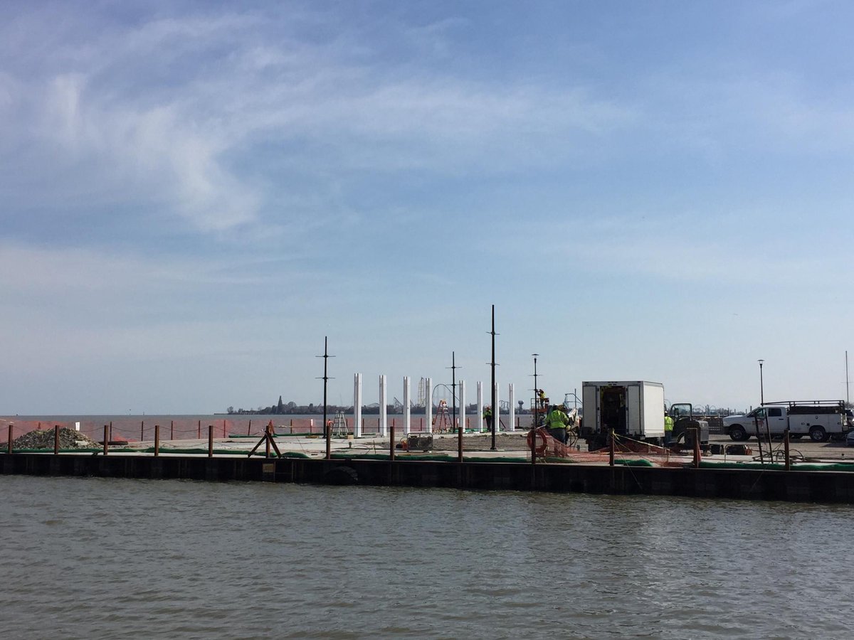 cityofsandusky's tweet photo. You have may noticed these white structures pop up on Jackson Street Pier today while out and about on your #socialdistance walk. These will be trellis for swinging benches similar to those seen in many great waterfront parks throughout Ohio. The example image is from Cincinnati. https://t.co/y4rFen0GCI