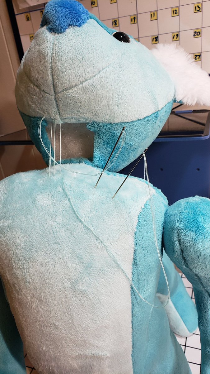 The last step of a Deluxe is arguably the most alarming. Yep, that& #39;s two needles.    #amsewing   #ych   #fursona   #customplush   #commissionsopen   #taur   #furry