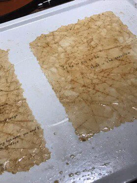 コピー用紙に紅茶をぶっかけてオーブンで温めた結果？古代文書が出来上がるwww