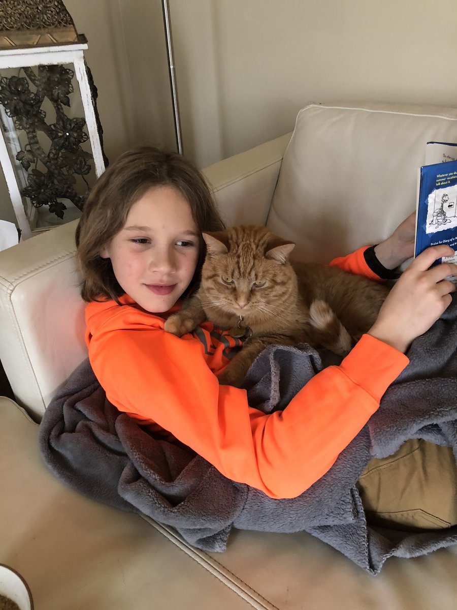 BarbaraMcinnes's tweet photo. Not sure who is reading to whom:) @RochCarrierES #rceswatchmelearn https://t.co/S6TCZVqIGE