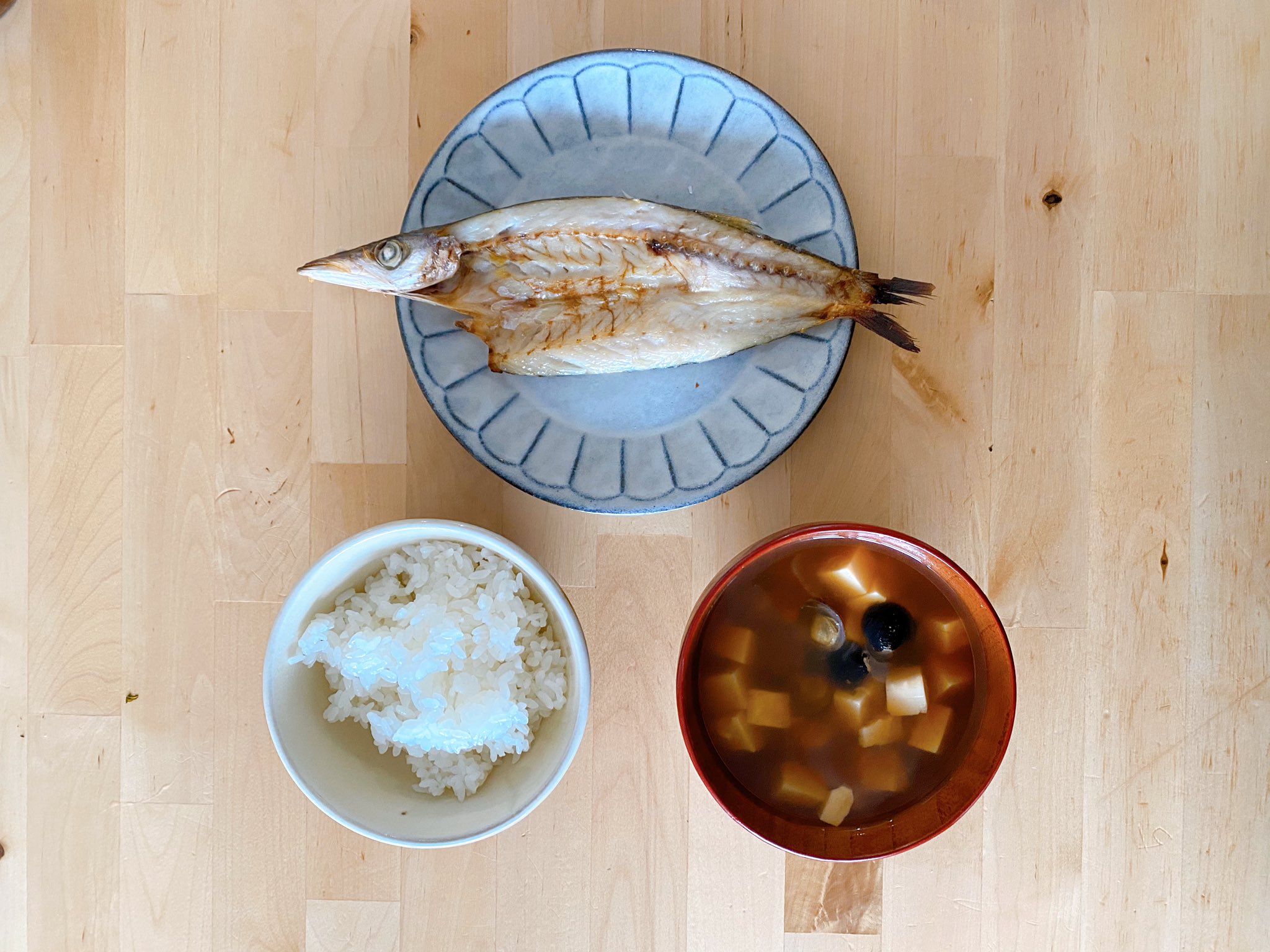 もりもとあい 今日の一汁一菜 カマスの干物としじみのおみそ汁 今日も家族で公園散歩からスタート T Co Hn761y9rjz Twitter