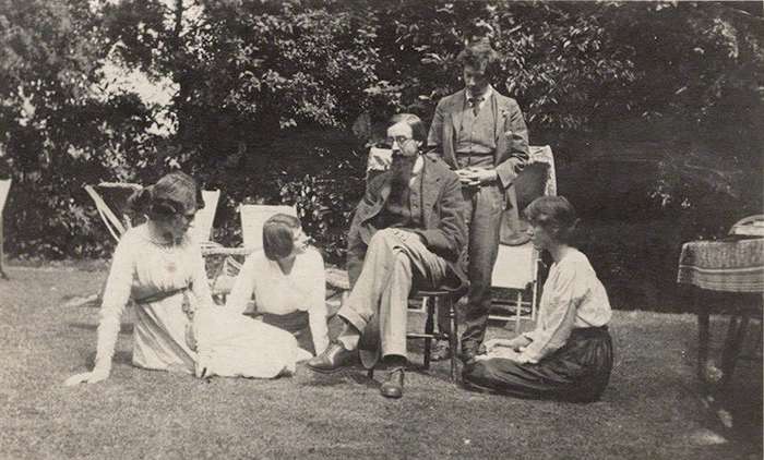 Vita Sackville-West was also a member of the Bloomsbury Group. Vita and Virginia engaged in a sexual and romantic relationship for a decade and remained close friends after. It has been confirmed by one of Woolf’s diary entries that Vita was the inspiration for the novel.