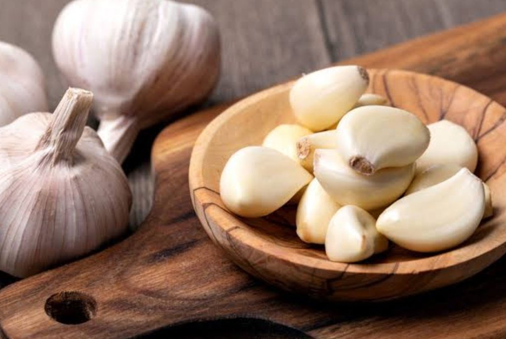 Ok! This is something I personally don't eat much. Very rarely and in exceptional cases. But I cannot deny the great medicinal properties it holds! Garlic! Used in a lot of our Indian cooking. Great for treating diabetes, BP, issues related to bad sinuses and more. 