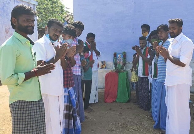 smartselvapt's tweet photo. சுந்தரபாண்டியபுரத்தில் 
புதியதமிழகம் கட்சி சார்பாக மாவீரன் சுந்தரலிங்ககுடும்பர் அவர்களின் 250-வது நடைபெற்ற பிறந்தநாள் விழா கொண்டாடபட்டது.🇧🇾🙏🏻🇧🇾

#HBDசுந்தரலிங்கனார் #சுந்தரபாண்டியபுரம் #தென்காசி https://t.co/QlSsfZTN7R