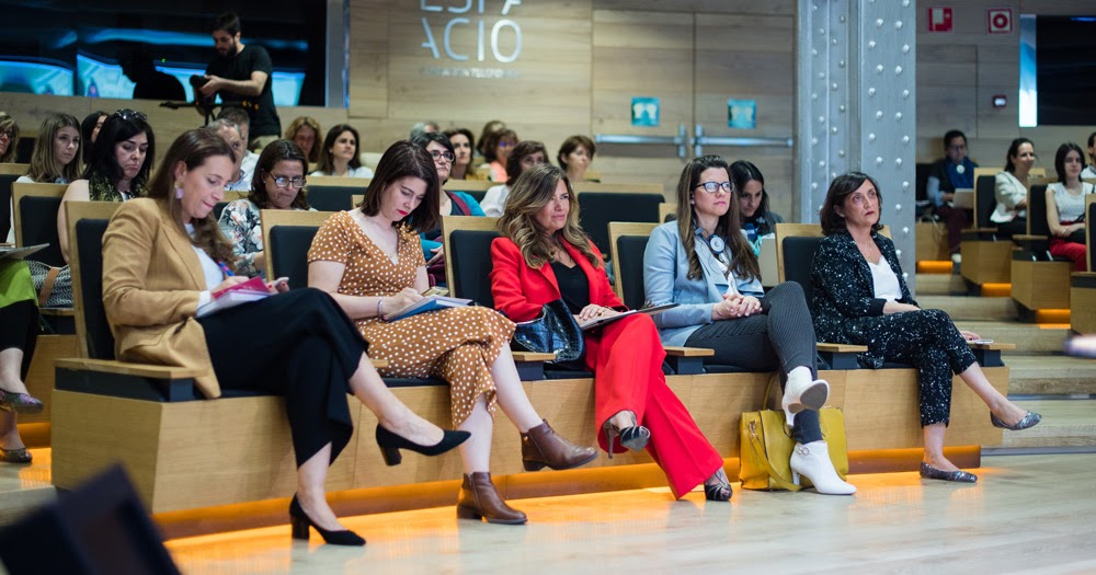 eraser's tweet photo. Video DigCitSummitES: familia y tecnología | #DigCitSummitES @EspacioFTef @fundacionTef https://t.co/h7vjUFwPaU #tecnologia #familia #education #educación #Telefonica #communication #video #ethics #TIC#technology #etica #digitaltransformation #infancia #adolescencia #school https://t.co/tpwuDK3UR5