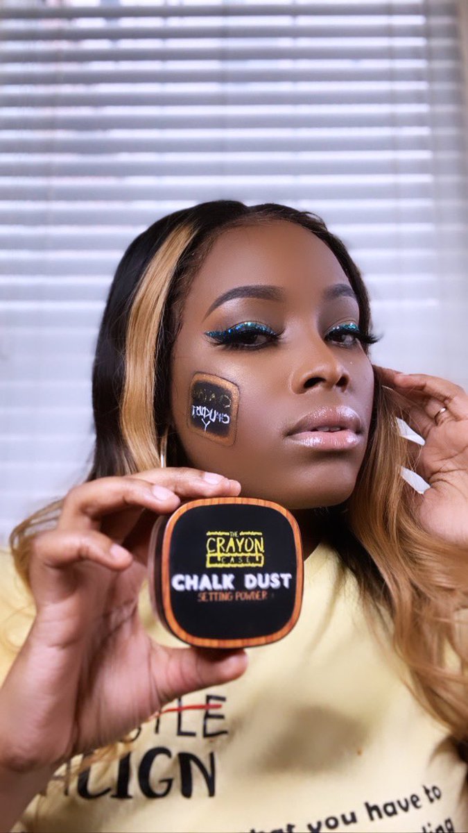 _Sam_Kay's tweet photo. Favorite setting powder hands down.. Chalk Dust Y!! @TheCrayonCase @WuzzamSupa https://t.co/qWIuZYPKfN