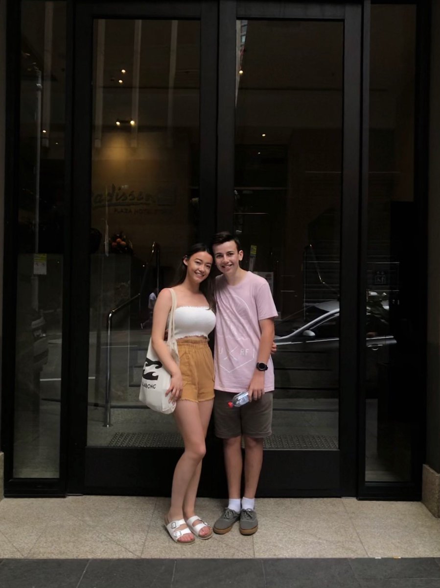 celebrating the 17th anniversary of <a href="/SammyGreenBW/">SammyGreen</a>’s birth with this pic from when I met him and <a href="/Juusstiiiin/">justin</a>. happy bday you absolute legend!!! hope you have the best day and hope mumma green is taking care of u. love u endlessly ❤️❤️