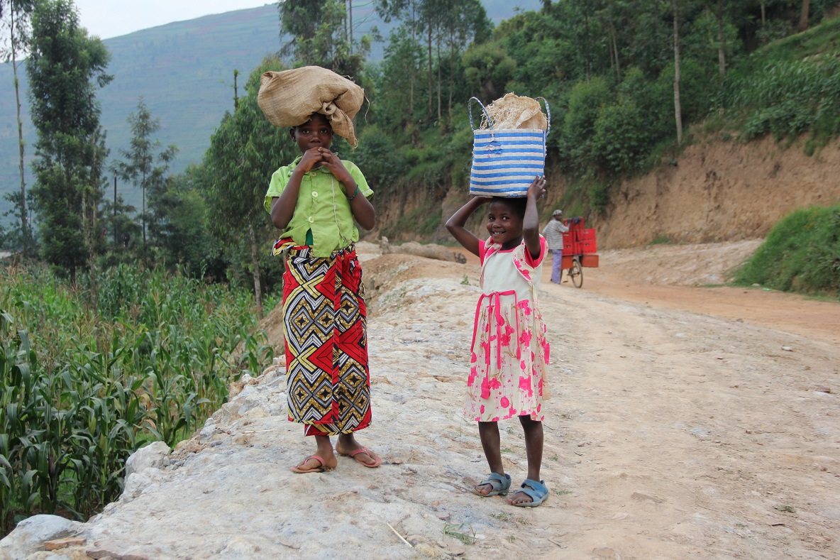 Find out how Team Rubaya is helping with business developments and small scale agricultural practices to improve the local economy . bit.ly/2R2FTAO #TeamRubaya #Rwanda #EWBNY