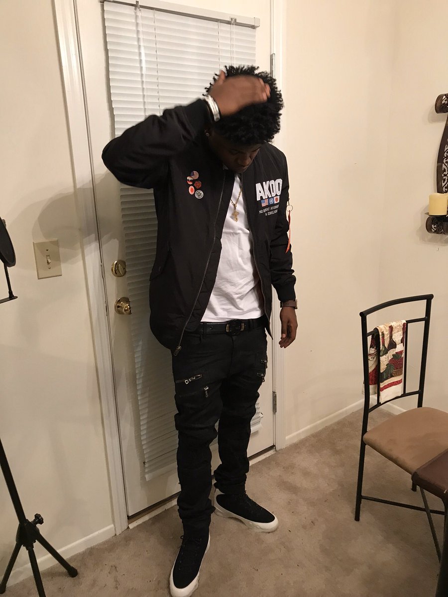 _Dashtv's tweet photo. New Twitter 💫 Old One Hack at 15k #RT @_dashtv https://t.co/nWuDDa5Ozb