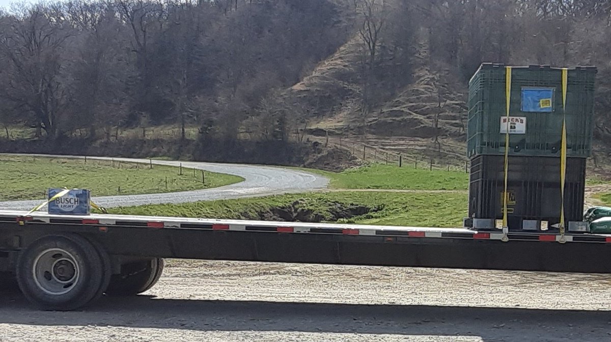 <a href="/BrianRife379/">Brian Rife</a> showed up with the last of <a href="/smithowen99/">Owen Smith</a> seed.  Brought a something extra also