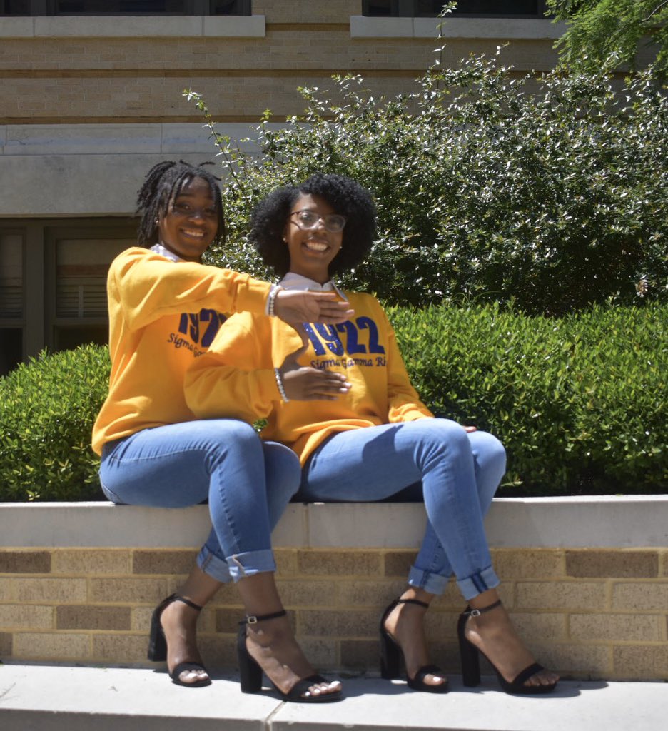 Binxsss_'s tweet photo. Σigmaland is the ONLY place for me.💙💛
#C1ub
#SPR20 https://t.co/TkRc9uihks