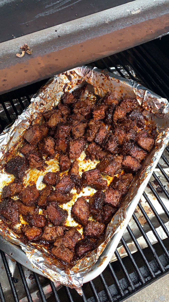 brentfritz's tweet photo. @KennyLannou Same! Made some bomb burnt ends on Sunday. https://t.co/AnrUmLX7OK