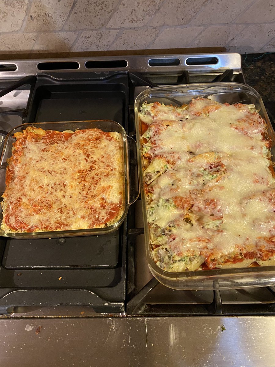 StaceyPellett's tweet photo. I’ve been watching #symondinners everyday &amp; seriously learned a ton! Not his recipe, but ... I did use his techniques. No oil in the pasta water, browning meat in block vs ground up &amp; using  his pasta sauce. These cooking lessons are SUCH a silver lining during this time! https://t.co/u9lVU29FHk