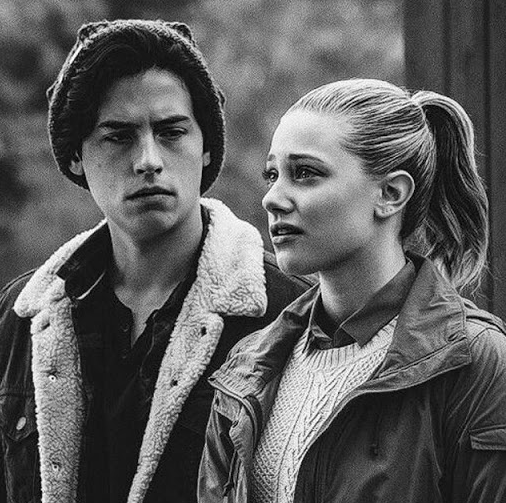 bravelittleg's tweet photo. #ripbughead #bughead 😔🤧here to make everyone emotional like me https://t.co/ThCQt9equl
