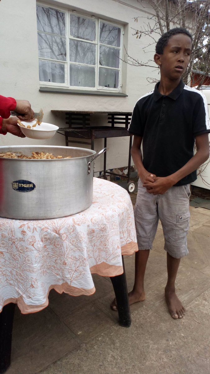 Belfast2Blanco's tweet photo. Soup kitchen on the go today again in Blanco 💙🇿🇦 Greatful to have the amazing support of @Aperture_IVA to provide such a life depending service to the Blanco community 👏🏻 #APERTURE #B2B 
@ShankillZone @niexecutive @ArdoyneYC @S3SNI @qubgradschool @Rcitybelfast https://t.co/4suyUYeRSt