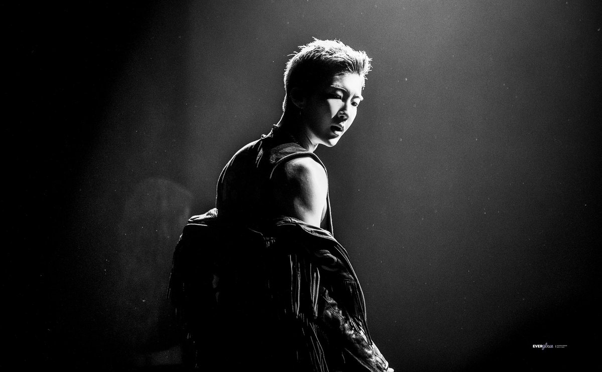 EverglowKjw's tweet photo. 💙잘다녀와승훈아❤️
@official_hoony_ 
 #절대_이승훈_기다려 https://t.co/IHcdwjkZ7y