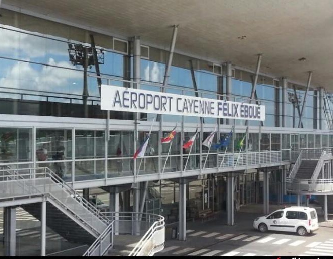 50. Fun factC’est aussi à cette période que les États-Unis construisent l’aéroport de Rochambeau (devenu Félix Éboué) pour faciliter les liaisons entre les USA et l’Afrique.