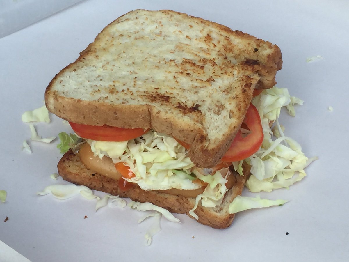 yezumhae's tweet photo. ทดลองทำ korea street food toast ง่ายมากกกกกกก ชนมปัง ไข่ดาว ออมเลท ผัก ไส้กรอก อร่อยยยยยมากก🤤 https://t.co/l3IHBdEyT9