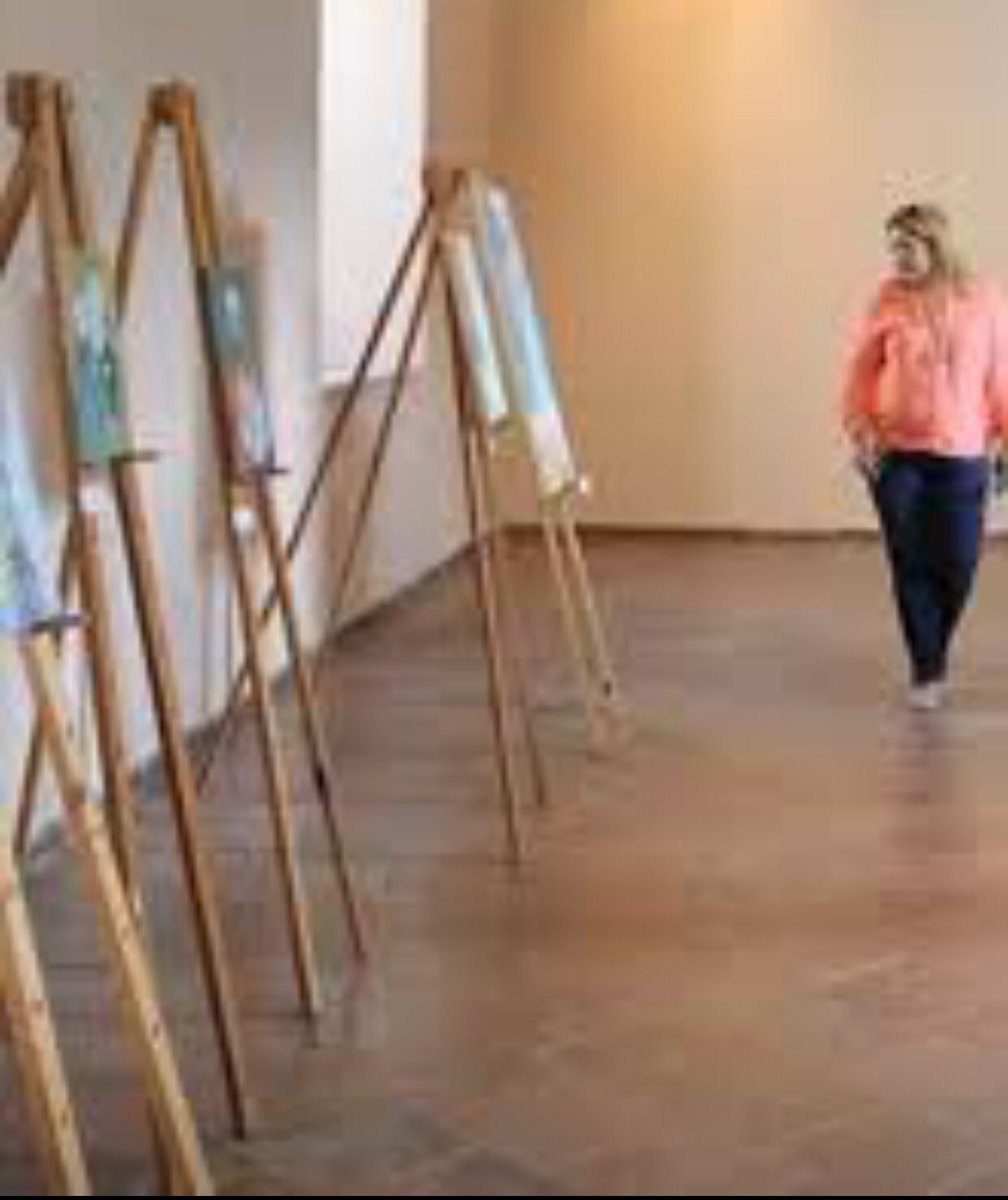 duniararo's tweet photo. Hoy es el día internacional del arte y quiero felicitar a todos los Emprendedores artistas que han sido apoyados por el proyecto #EUROLABOR y que han hecho de su habilidad un  medio de vida.  Sabemos que han sido afectados por el Covid 19 y envíamos un mensaje solidario y de Esp. https://t.co/tPbWE59enu