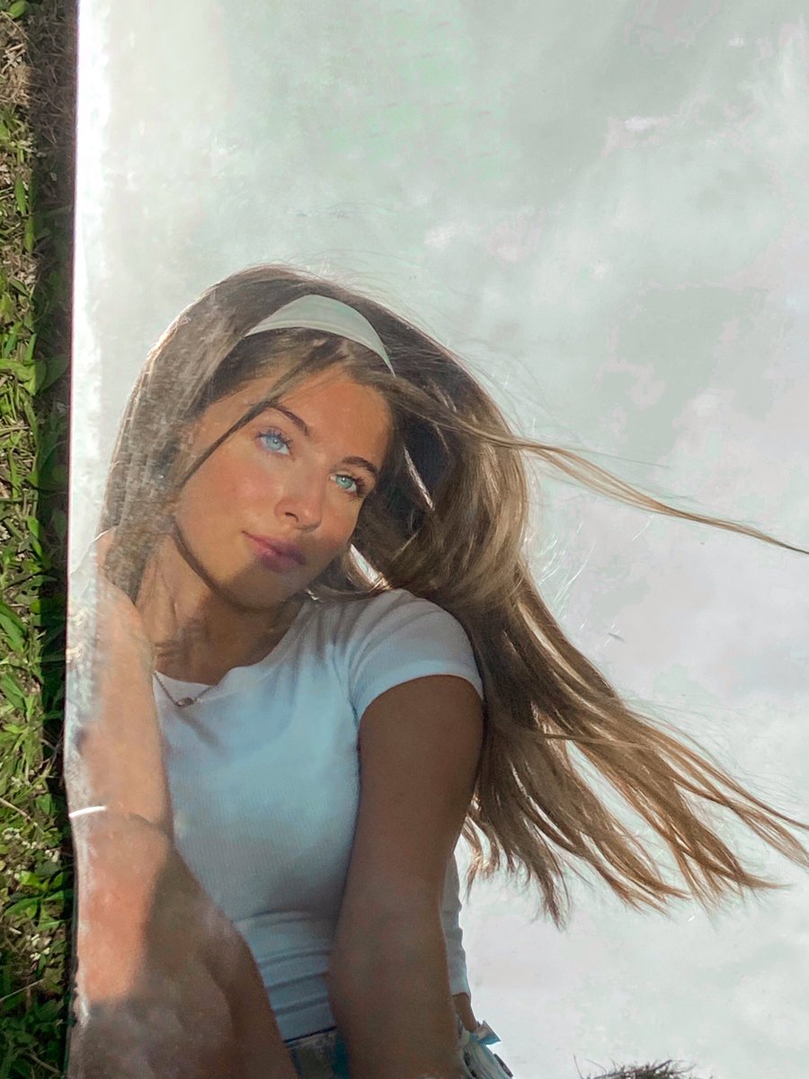 asaunderssss's tweet photo. let me hop on the bandwagon🦋 https://t.co/HoOLksCqaw
