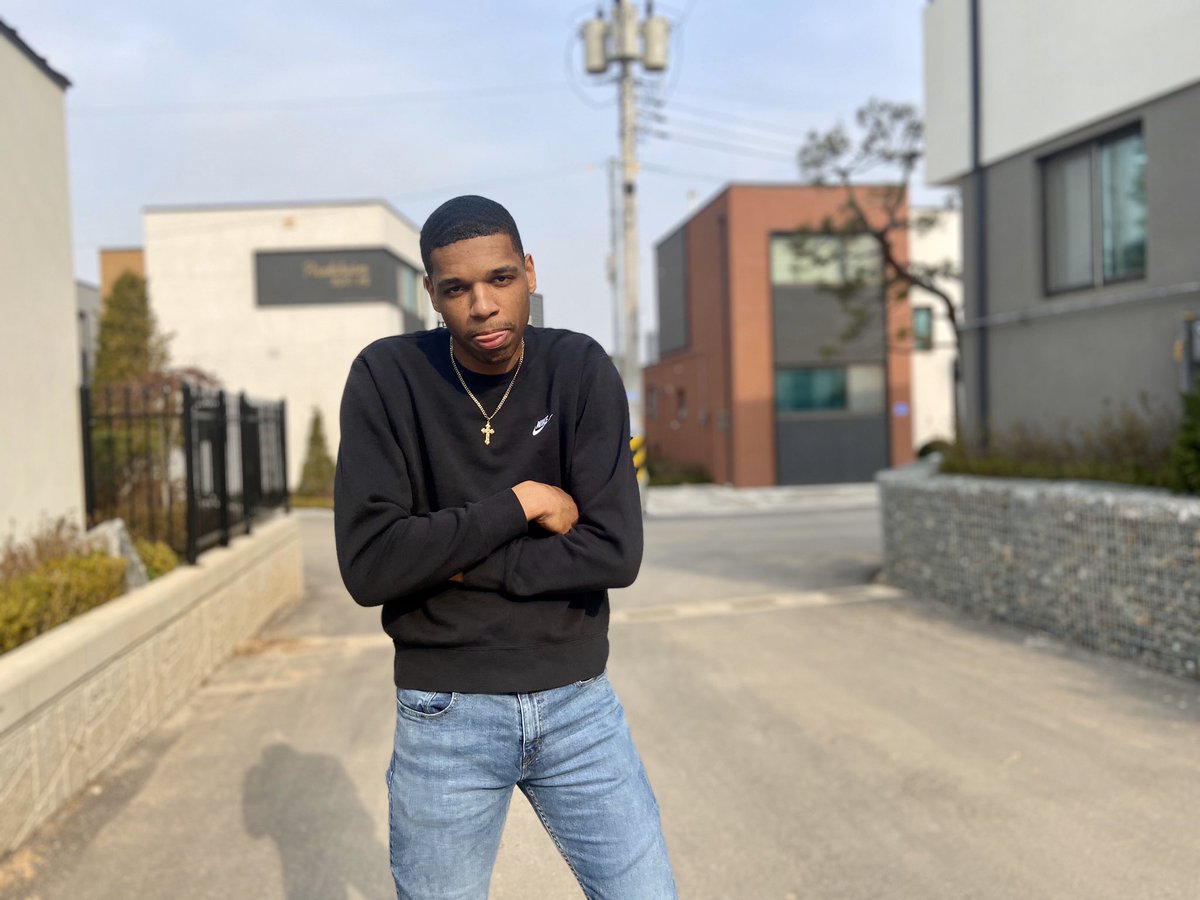 thisman_b's tweet image. Let me see the hype around this Twitter shit