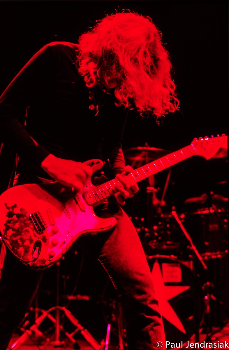 pauljendrasiak's tweet photo. Scanned in the rest of my @SmashingPumpkin color slides this afternoon
Billy Corgan in 1991
Got a more shots from show. If you're a Smashing Pumpkins fan &amp; you'd like to see, I'll be sending out through my newsletter SignUp @ https://t.co/SLrhGWxxRx #SmashingPumpkins #billycorgan https://t.co/RHv4I0P9Jy