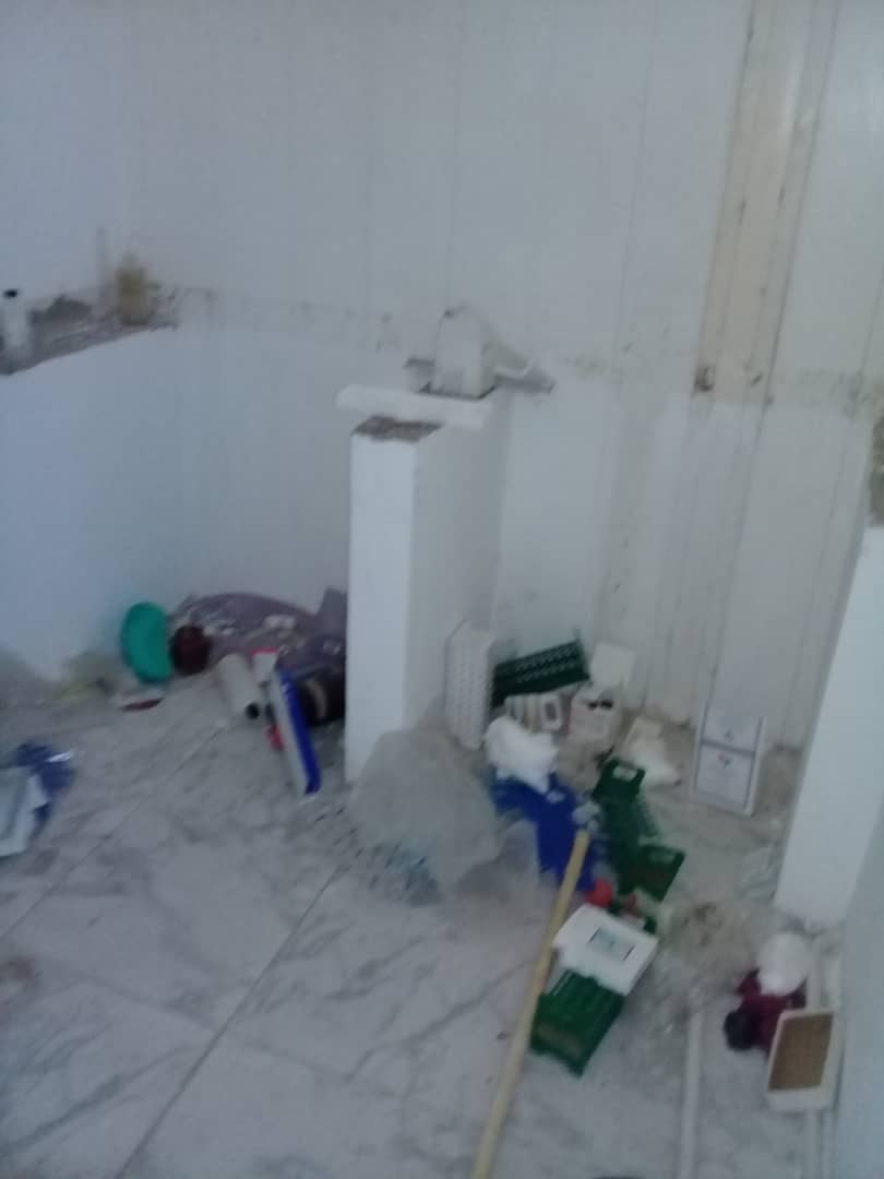 leonelvivas_20's tweet photo. La @UDO_VE ha sufrido constantes robos en sus núcleos sin respuesta por parte de las autoridades y menos d los cuerpos de seguridad
Carreras como Bioanálisis podrían desaparecer
El régimen ha logrado q la #UniVe sea vista cómo un lugar para delinquir y no para progresar
#UDOSOS https://t.co/2JaVOH6s0C