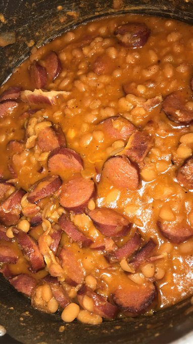 Garlic honey 🍯 chicken  Pork &amp; beans with bacon &amp; rice 🥰🤤 Yellow cake with chocolate icing &amp; chocolate<a href="/tag/stepping"class="tags"><span>#stepping</span></a>