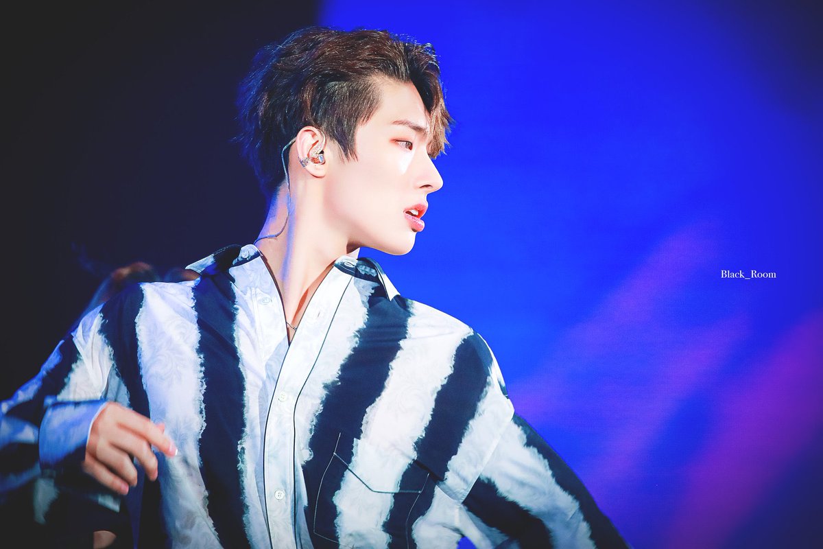 he’s got one of the sexiest side profiles  pt. 1