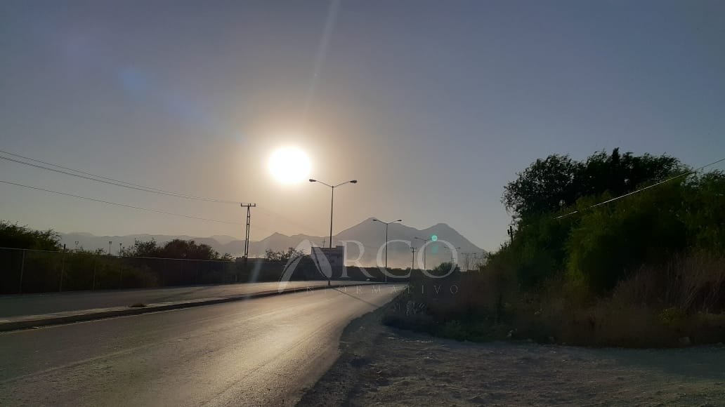 arcomatehuala's tweet photo. Lamero de #VilladeLaPaz a causa de los vientos contamina con residuos de la mina  a la población. @SEGAM_SLP https://t.co/RsSRlW8y7s