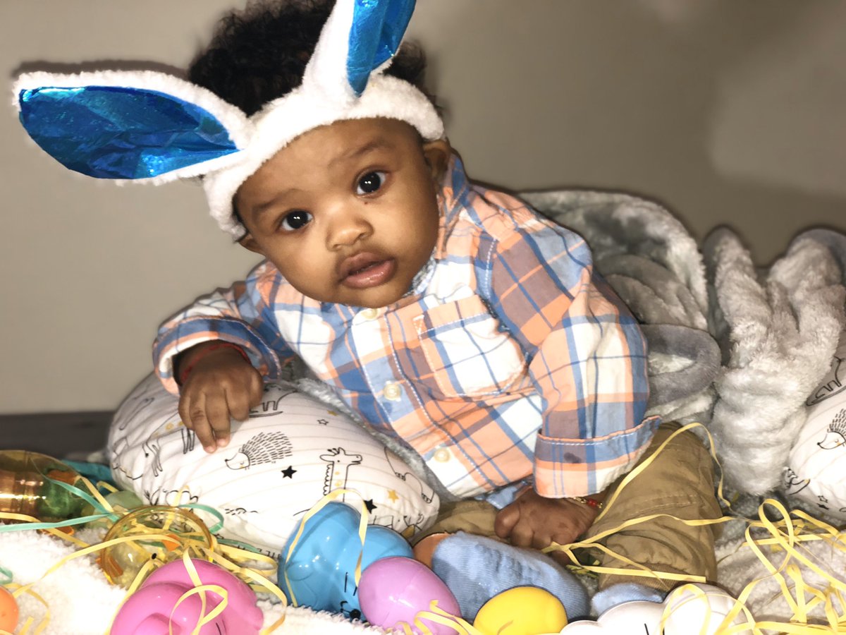 mitzz_s's tweet photo. His first Easter💙💙🐰🎉 https://t.co/II7XkJFEd8