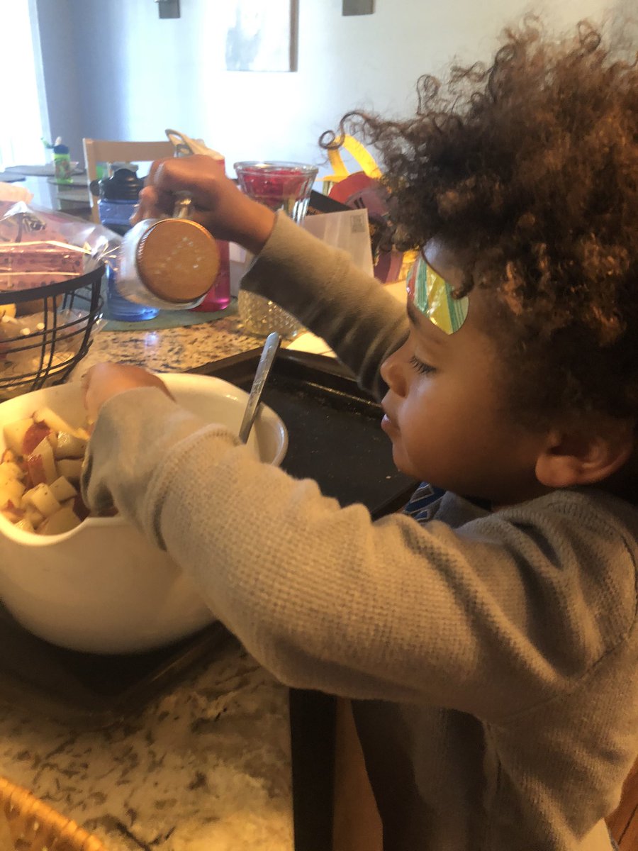 ReneeLWhite5's tweet photo. I have the cutest sous chef πβ€οΈ
#W3ringcircus #tinycook #jrhawk #HAWKSsoar https://t.co/r8sjKKhOTO