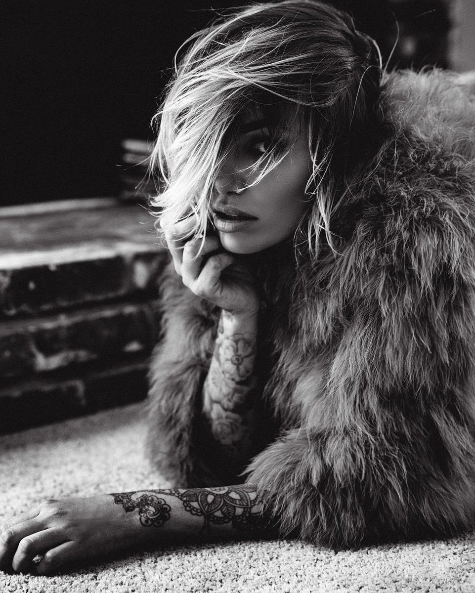 Louis_Tina_'s tweet photo. I Am Woman, Hear Me Roar!
#fauxfur 📸 @ohrangutang | @cristinapilo https://t.co/ccSKuNFYF9