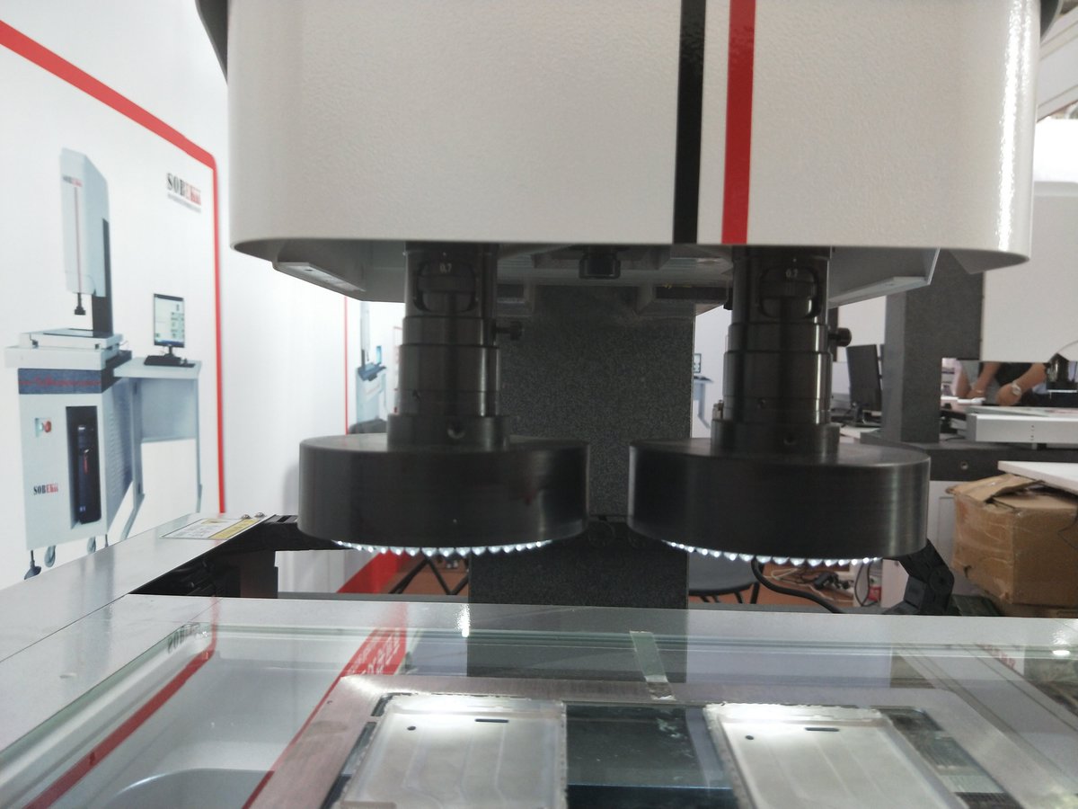 JackChenSobek's tweet image. QC series double CCD automatic video measuring machine , with fixture can measure 2 products at the same time , great improve the measuring effiency , suitable for volume testing for same product.#SOBEKK #VideoMeasuringMachine #doublecamera #CNC #measuring