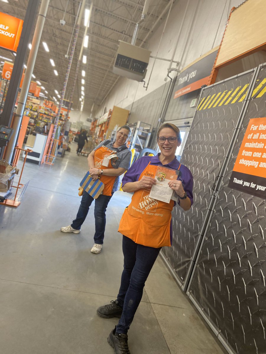 Big shoutout to Deena! She comes in ready to make a difference! We appreciate all you do! #team0161 #D1Makingadifference