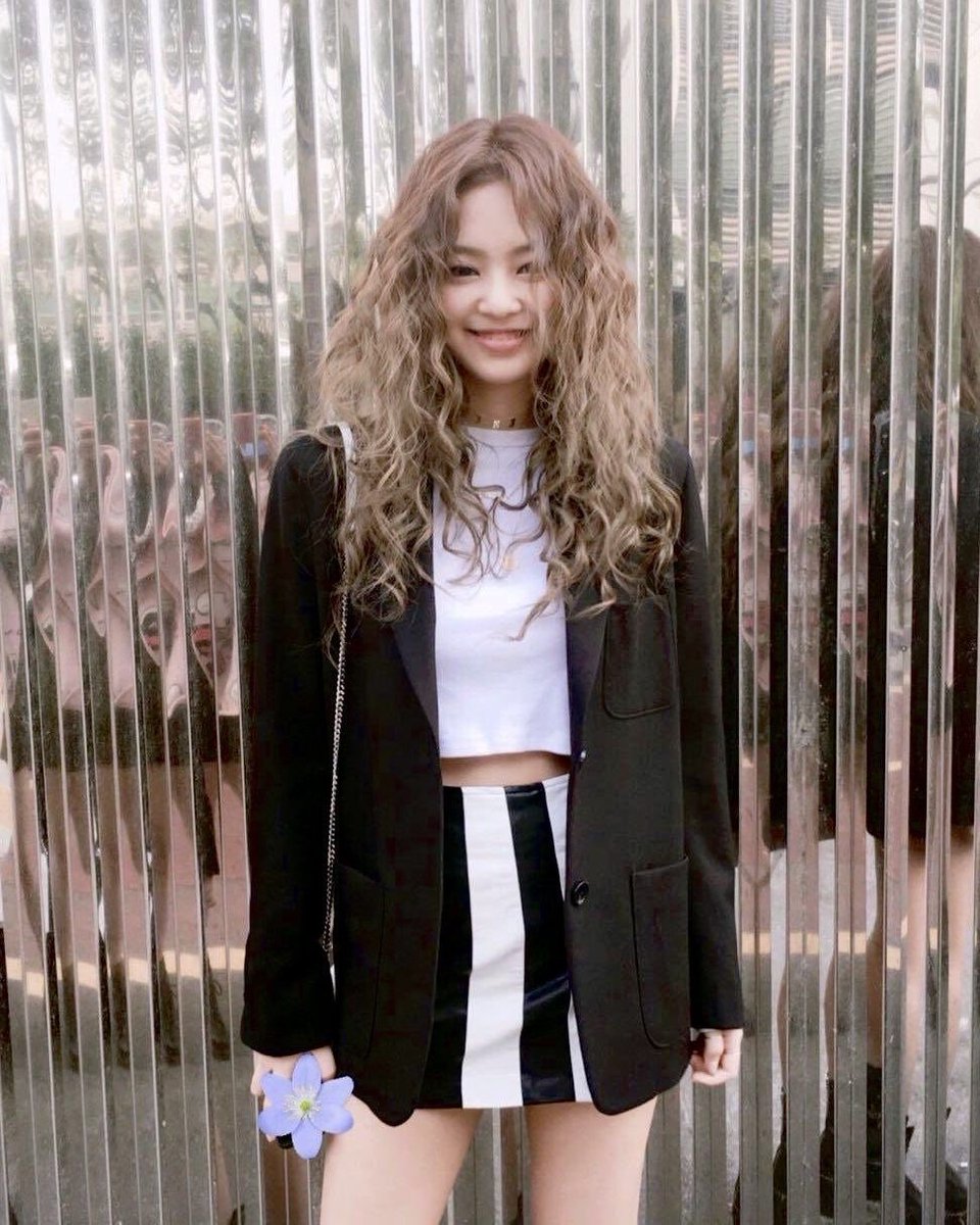 Jennie Kim as your hs/college crush; a fashionista thread